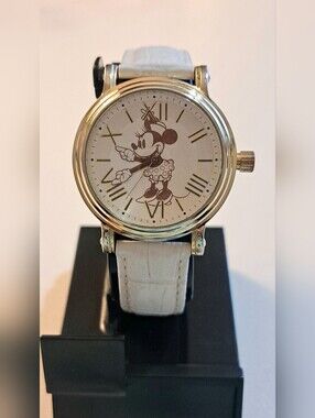 Vintage Disney Minnie Mouse Women's Articulating Hands Watch